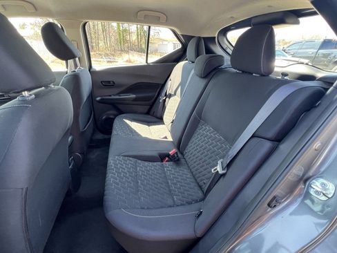 Used 2022 Nissan Kicks S image 11