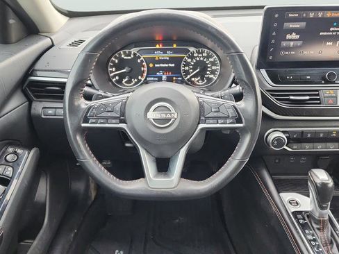 Used 2023 Nissan Altima 2.5 SR w/ SR Premium Package FWD image 10