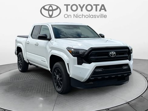 Used 2025 Toyota Tacoma SR5 w/ SR5 Upgrade Package AWD/4WD image 8