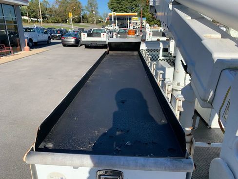 Used 2012 Ford F550 2WD Regular Cab Super Duty w/ XL Value Pkg image 30