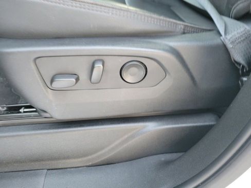 Used 2023 Chevrolet Suburban High Country image 18