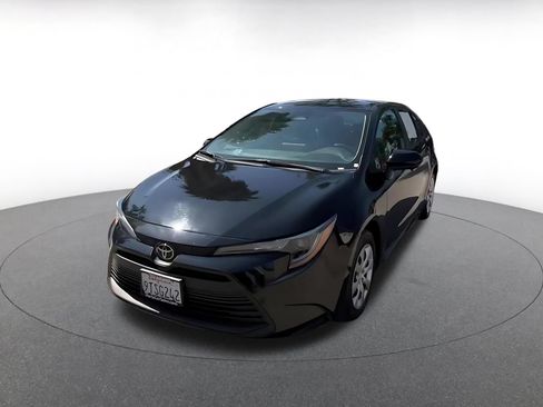 Used 2025 Toyota Corolla LE FWD image 7