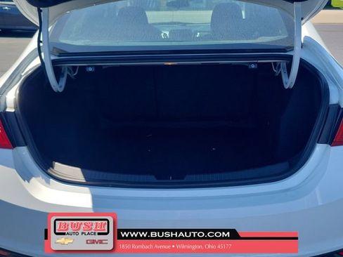 Used 2023 Chevrolet Malibu LT FWD image 9