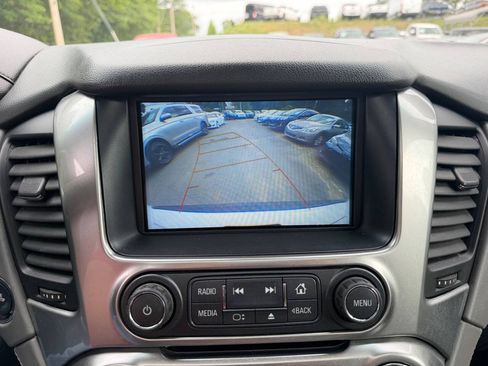 Used 2018 Chevrolet Suburban LT RWD image 22