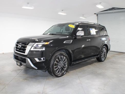 Used 2024 Nissan Armada Platinum w/ Captain's Chairs Package image 4