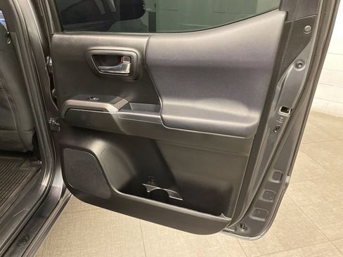 Used 2022 Toyota Tacoma TRD Sport w/ Technology Package AWD/4WD image 27