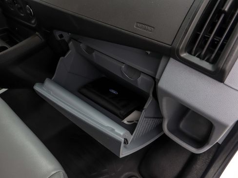 Used 2019 Ford Transit 150 XL RWD image 18