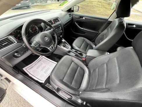 Used 2012 Volkswagen Jetta SE image 3