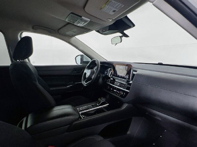 Used 2024 Nissan Pathfinder SV FWD image 19