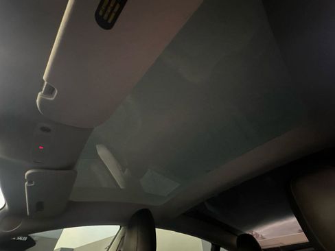 Used 2022 Tesla Model 3 Performance image 32