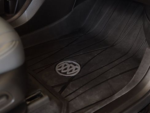 Used 2023 Buick Enclave Essence w/ Sport Touring Edition image 32