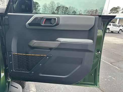 Used 2023 Ford Bronco Badlands image 15