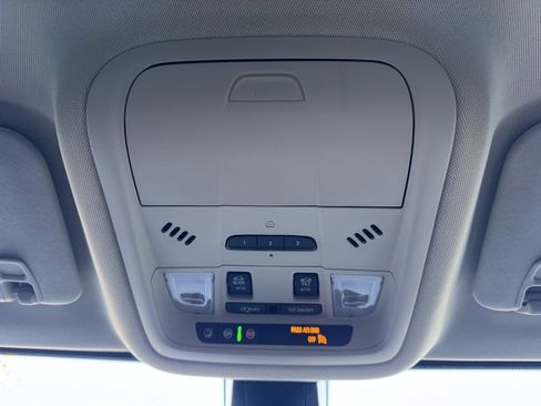 Used 2022 GMC Acadia Denali w/ Denali Technology Package image 39