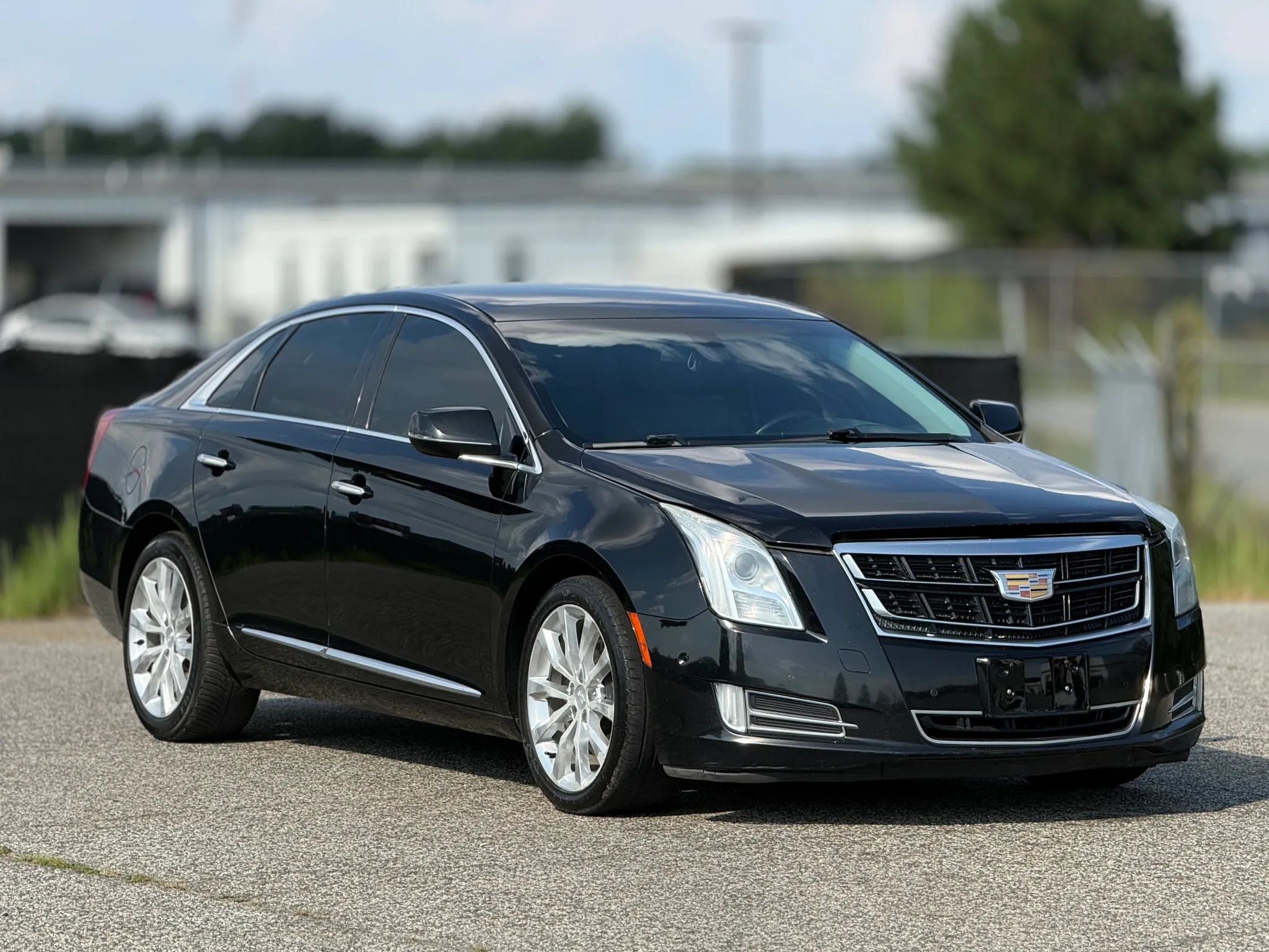 Used 2017 Cadillac XTS Luxury FWD image 1