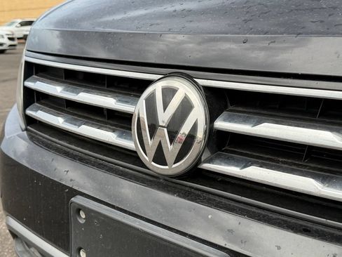 Used 2019 Volkswagen Tiguan SE FWD image 10