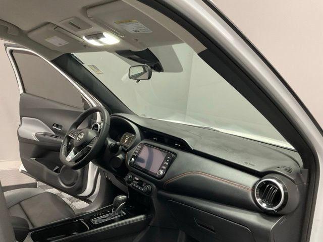 Used 2023 Nissan Kicks SR w/ SR Premium Package FWD image 25
