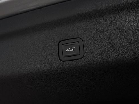 New 2026 GMC Yukon XL Denali w/ Denali Reserve Package AWD/4WD image 10