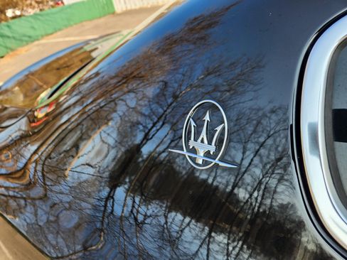 Used 2014 Maserati Quattroporte GTS image 17