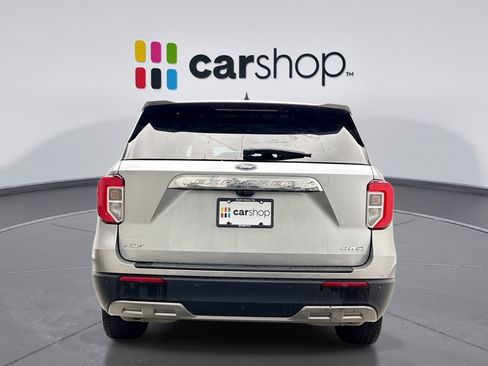 Used 2023 Ford Explorer XLT w/ Equipment Group 202A AWD/4WD image 4