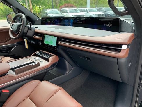 New 2026 Lincoln Navigator Reserve AWD/4WD image 12