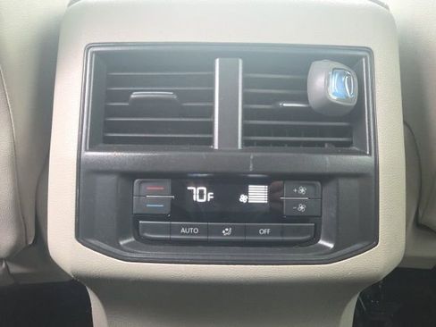 Used 2022 Volkswagen Atlas SEL image 18