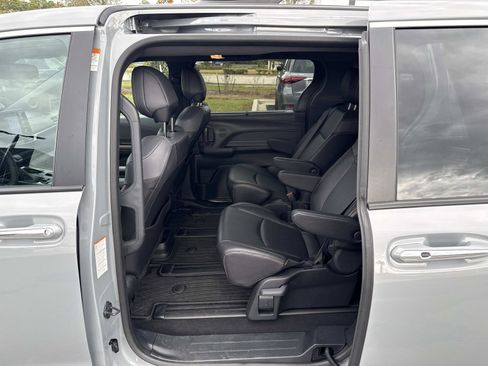 Used 2024 Toyota Sienna XSE image 14