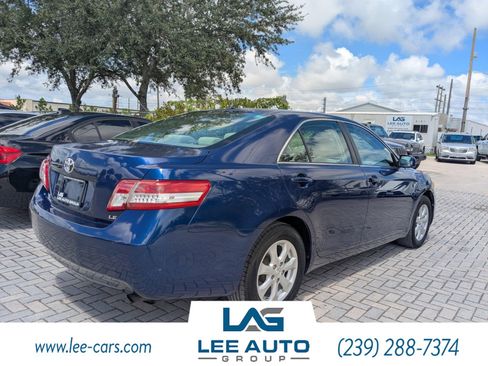 Used 2011 Toyota Camry LE image 3