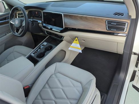 New 2026 Volkswagen Atlas SE image 17