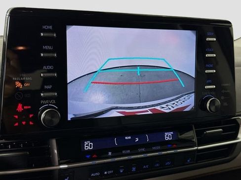 Certified 2022 Toyota Sienna XLE w/ XLE Plus Package FWD image 16