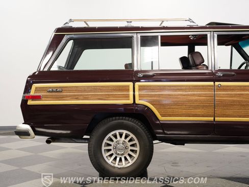 Used 1989 Jeep Grand Wagoneer image 29