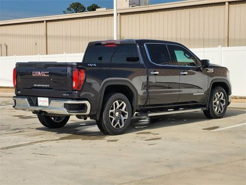 Used 2023 GMC Sierra 1500 SLT image 4