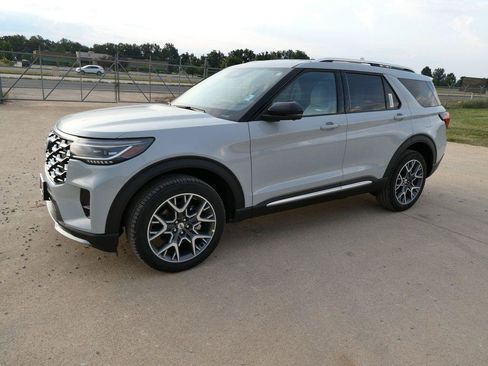 New 2027 Ford Explorer Platinum AWD/4WD image 8