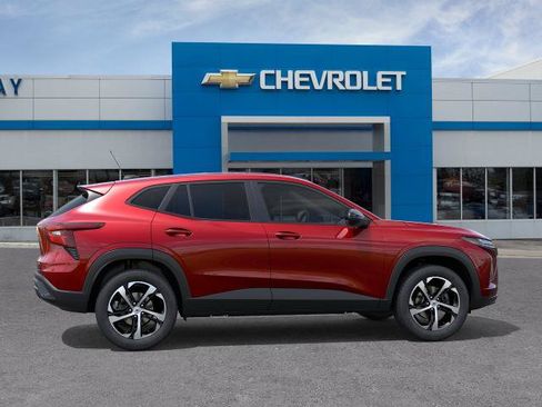 New 2026 Chevrolet Trax RS w/ Sunroof Package FWD image 5