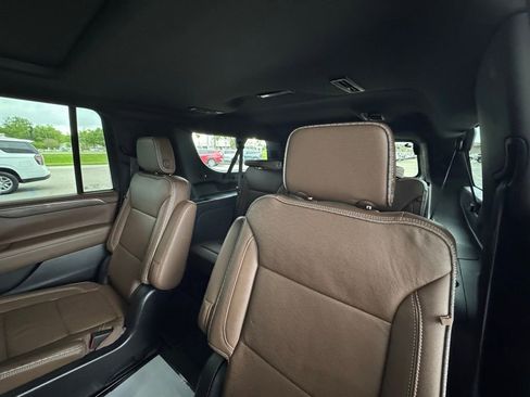 Used 2024 Chevrolet Suburban High Country w/ Max Trailering Package RWD image 22