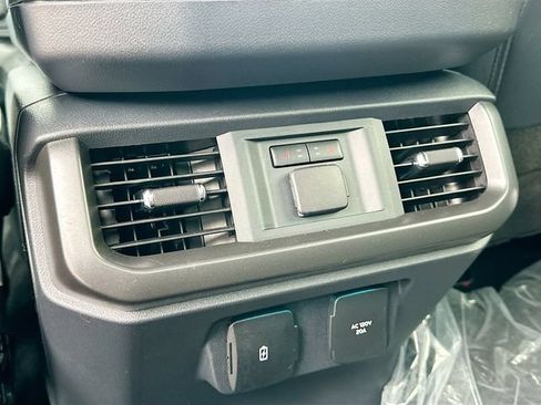 Used 2025 Ford F150 Lariat w/ Equipment Group 502A High AWD/4WD image 25