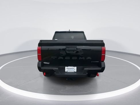 Used 2025 Toyota Tacoma TRD Sport AWD/4WD image 7