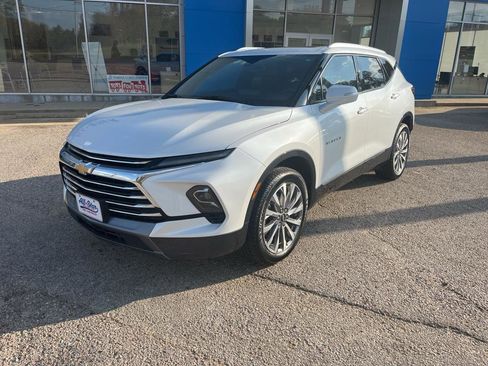 Certified 2023 Chevrolet Blazer Premier w/ Enhanced Convenience Package image 2