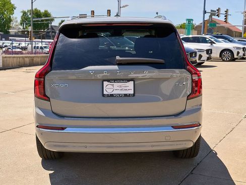 New 2026 Volvo XC90 T8 Plus w/ Protection Package AWD/4WD image 8