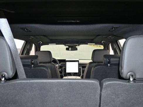 Used 2025 GMC Yukon XL Denali AWD/4WD image 28