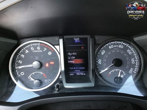 Used 2022 Toyota Tacoma TRD Off-Road image 15