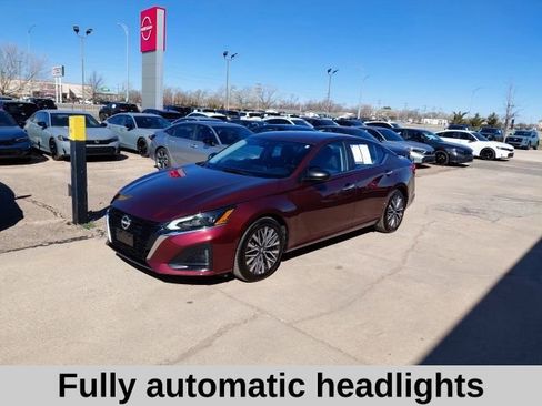 Used 2025 Nissan Altima 2.5 SV image 9