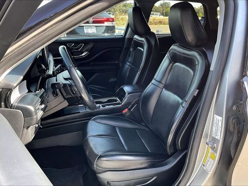 Used 2021 Lincoln Corsair Standard w/ Equipment Group 101A image 8