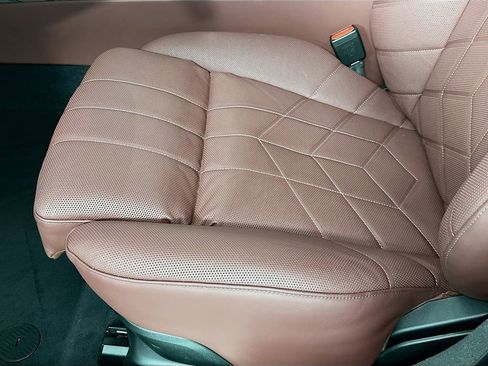 New 2025 BMW 760i xDrive w/ Executive Package image 21