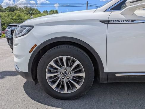 Used 2023 Lincoln Nautilus Reserve AWD/4WD image 24