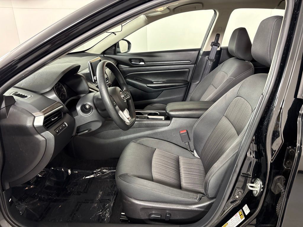 Used 2024 Nissan Altima 2.5 SV FWD image 28