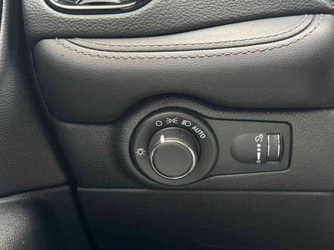 Used 2023 Dodge Durango SXT Launch Edition image 36