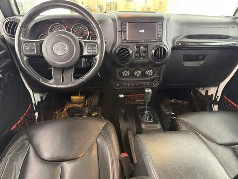 Used 2017 Jeep Wrangler Unlimited Rubicon AWD/4WD image 16