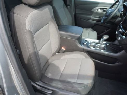 Used 2023 Chevrolet Traverse LT image 18