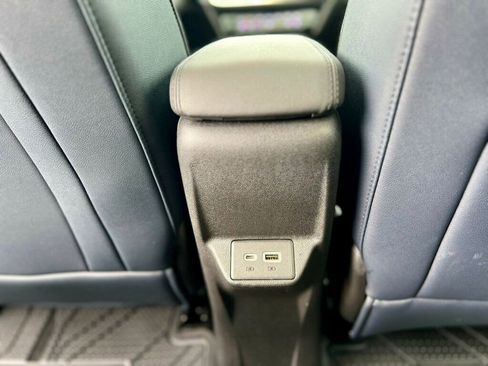 Used 2022 Chevrolet Bolt EUV Premier w/ Sun & Sound Package image 17