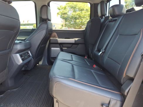 Used 2025 Ford F350 Lariat w/ Lariat Ultimate Package AWD/4WD image 18